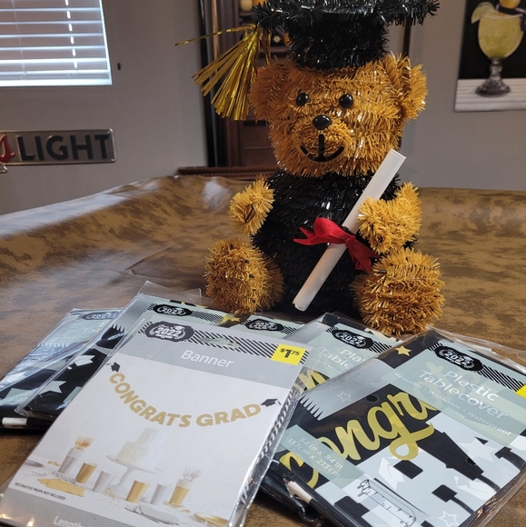 Graduation Decorations - Picture 1 of 7